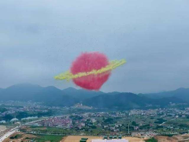 15,947_Drones!_Shenzhen_drone_show_breaks_Guinness_World_Record_again,_staging_fireworks_with_tech_magic